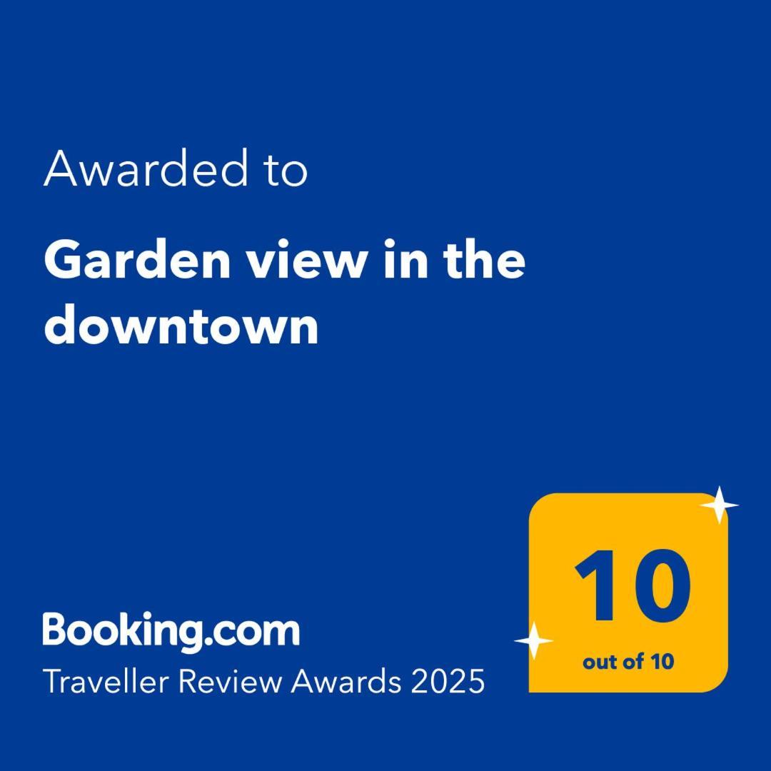 Garden View In The Downtown Apartment